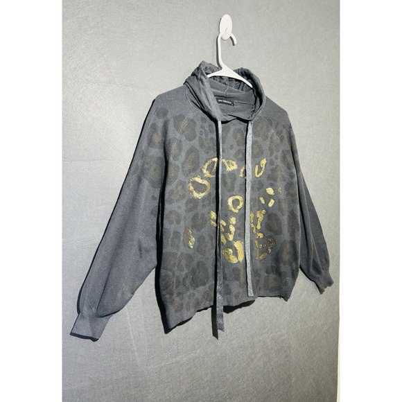 New Collection Tops - New Collection Hoodie Women's Gray Leopard Print with Gold Foil Accents & Gilt